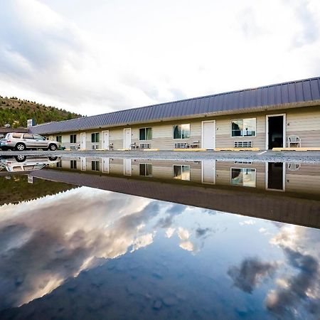 Oyo Riverside Inn John Day Or Exterior foto