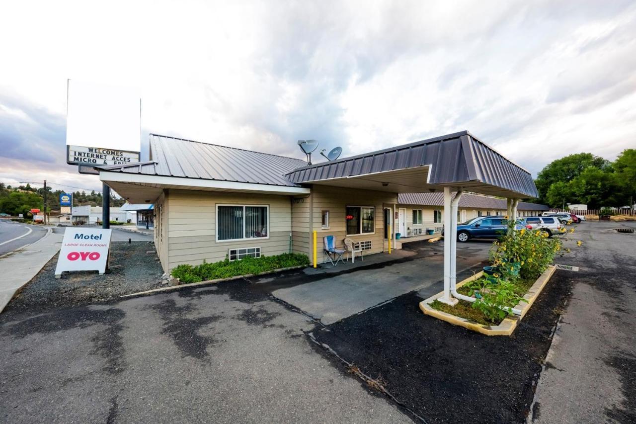 Oyo Riverside Inn John Day Or Exterior foto